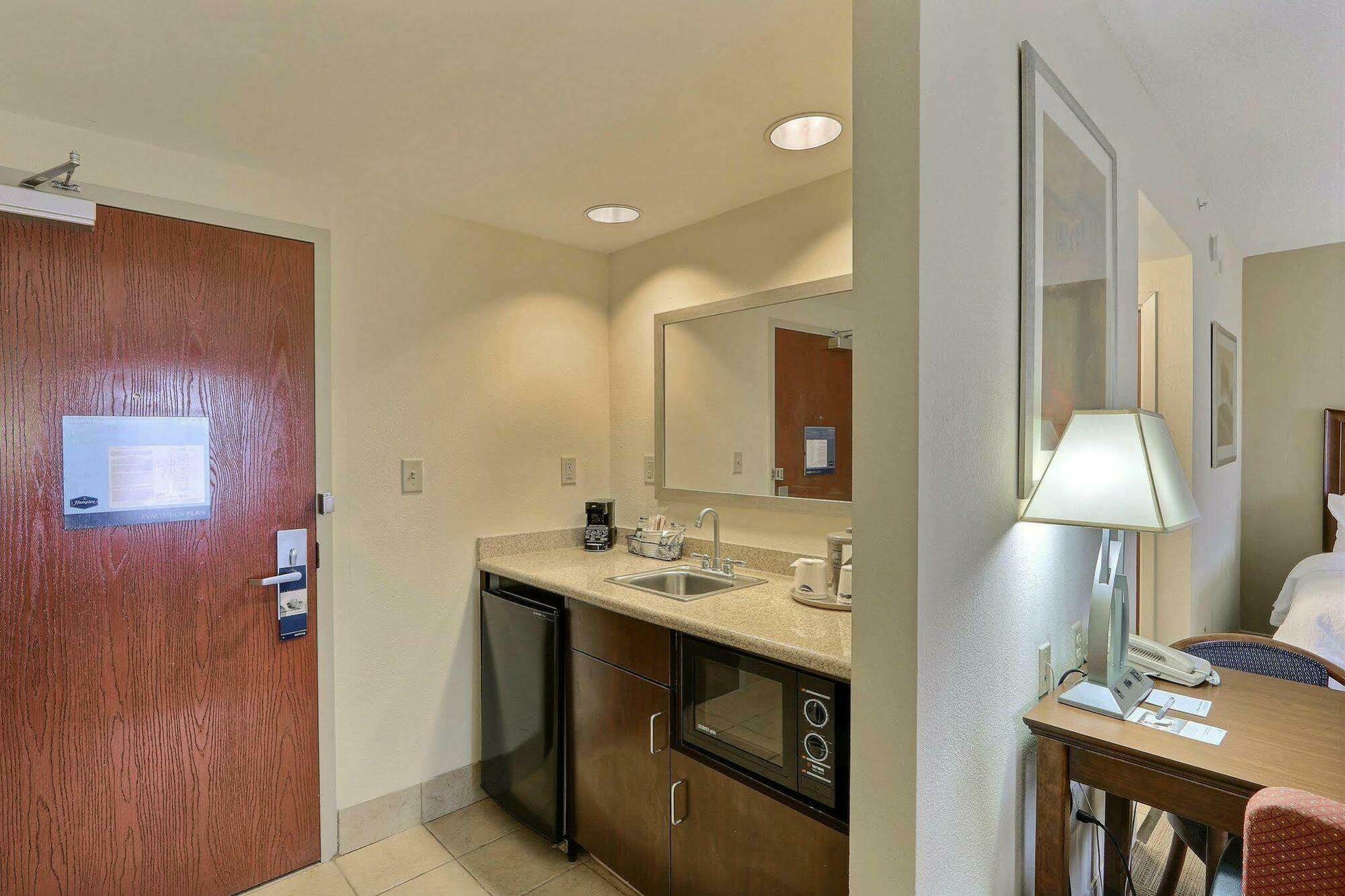 Hampton Inn & Suites Savannah - I-95 South - Gateway Джорджтаун Экстерьер фото
